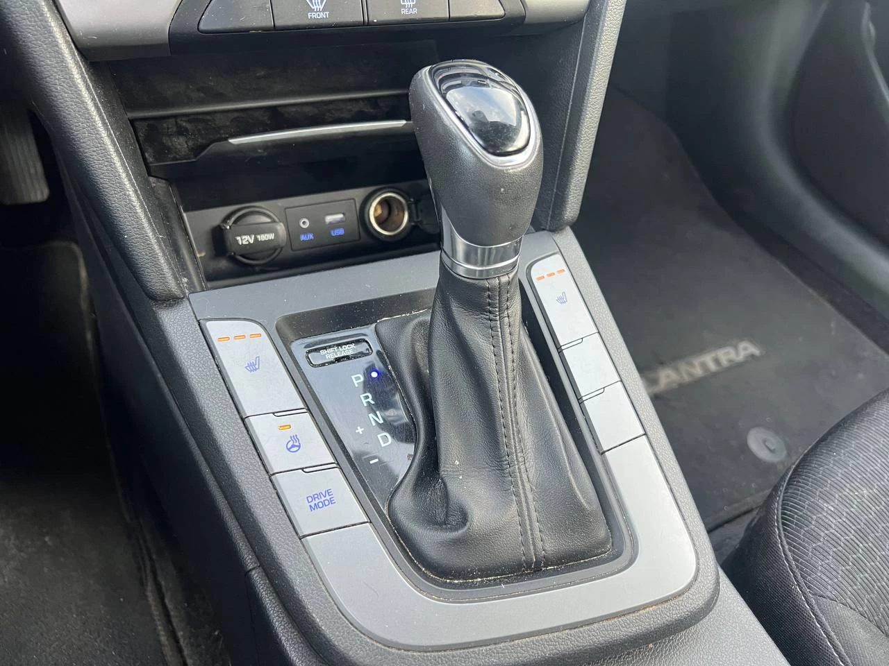 2017 Hyundai Elantra GL**SAAQ CERTIFIEE**CAR PLAY**SIEGES CHAUFFANTS**VOLANT CHAUFFANTS**CAMERA DE RECULE**MAGS**ANGLE MORT** Image principale