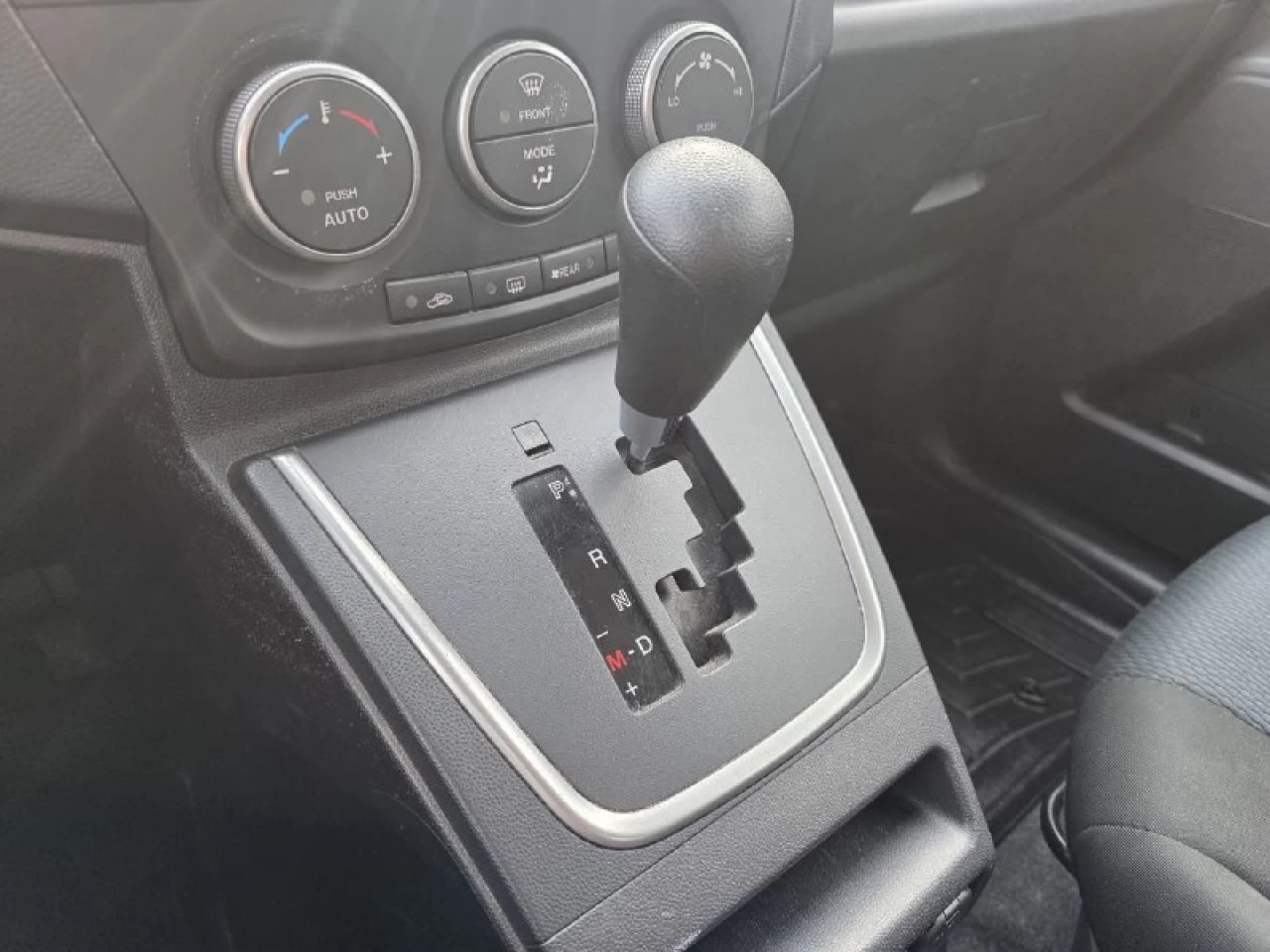 2015 Mazda 5 GS**Jamais Accidente**Tres Bien Entretenu**6 PASSAGERS**MAGS**EN SPECIAL** Image principale