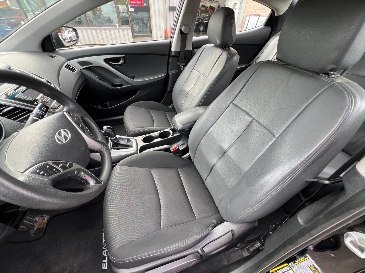 2015 Hyundai Elantra GL**SIEGES CHAUFFANTS** Image principale