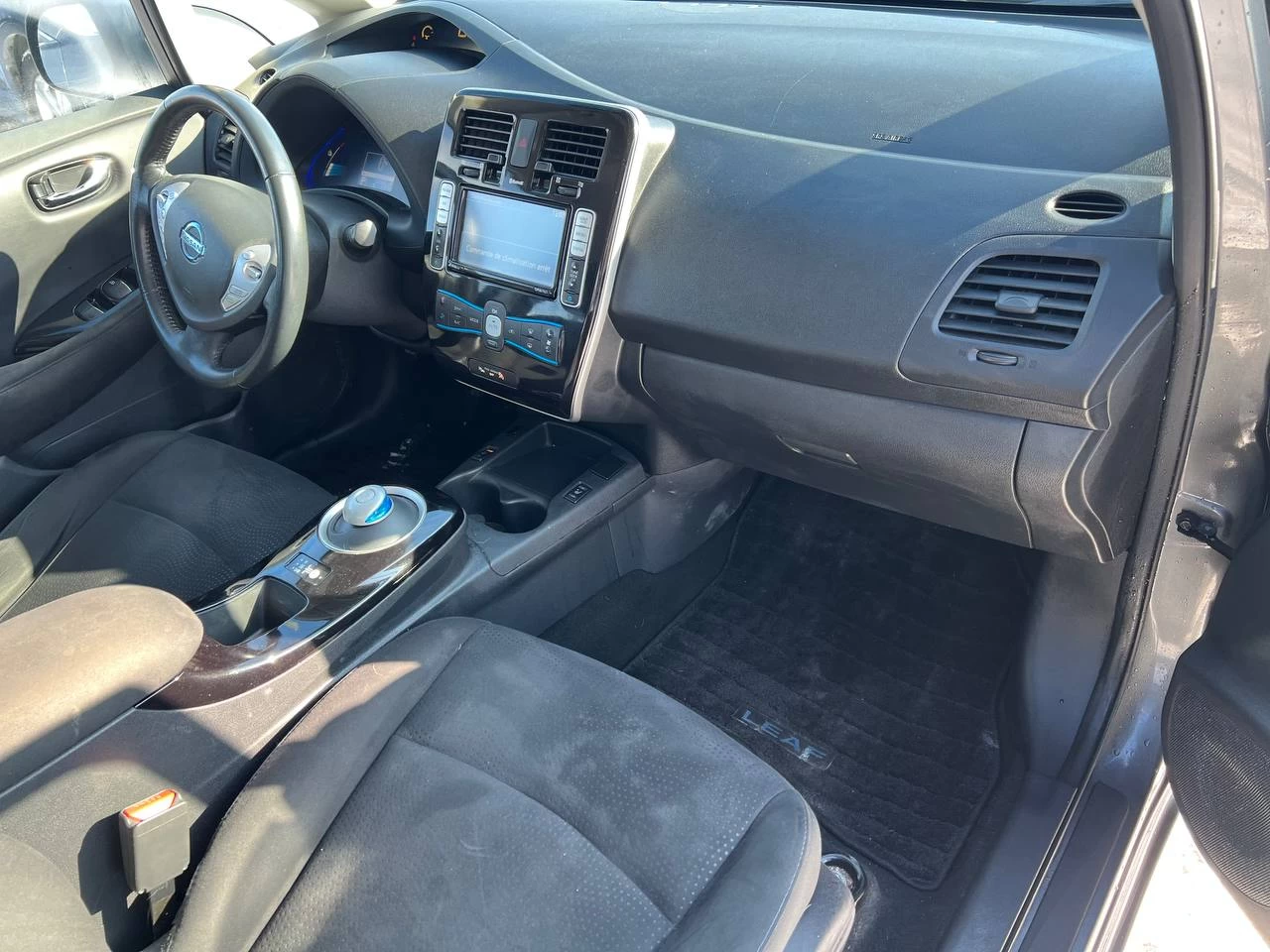 2014 Nissan LEAF SV**JAMAIS ACCIDENTEE**CAMERA DE RECUL**Navi**SIEGES CHAUFFANTS Avant et ArriÈre**Volant Chauffant**Mags**Un Proprietaire** Image principale