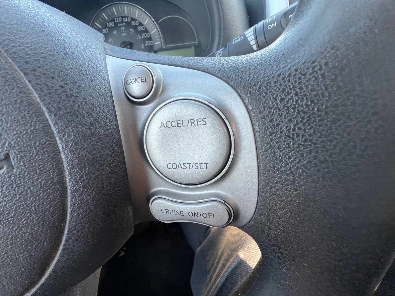 2015 Nissan Micra SV**CAMERA DE RECUL**SIEGES CHAUFFANTS**REG DU VITESSE*** Image principale