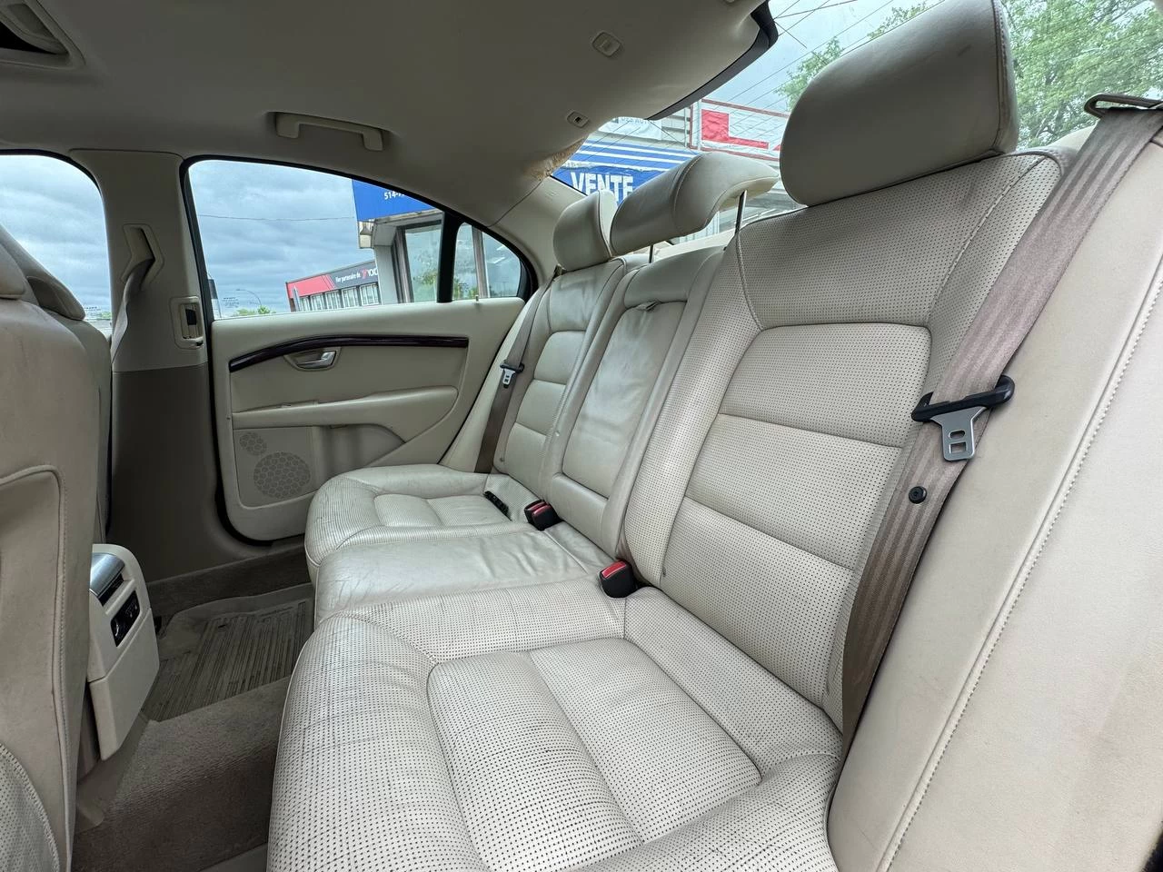 2008 Volvo S80 S80 3.2 AWD **TOIT OUVRANT**SIÈGES VENTILLÉS & CHAUFFANTS**CUIR**DÉTECTEUR D'ANGLES MORTS**PUSH TO START**KEYLESS ENTRY**RÉGULATEUR DE VITESSE ADAPTATIF**SIÈGES ÉLÉCTRIQUES** Image principale
