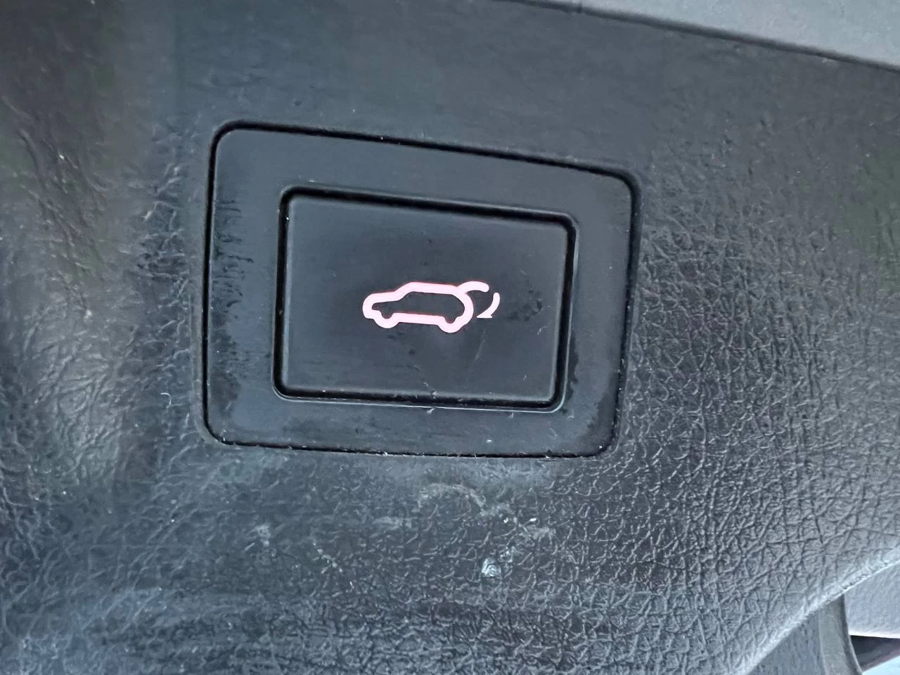 2014 Kia Sorento SX**JAMAIS ACCIDENTEE**AWD**TOIT OUVRANT PANAROMIQUE**CAMERA DE RECULE**NAVI**SIEGES EN CUIR**SIEGES CHAUFFANTS AVANT ET ARRIERE**SiÈge VentilÉ**VOLANT CHAUFFANT**Alerte d’angle mort** Main Image