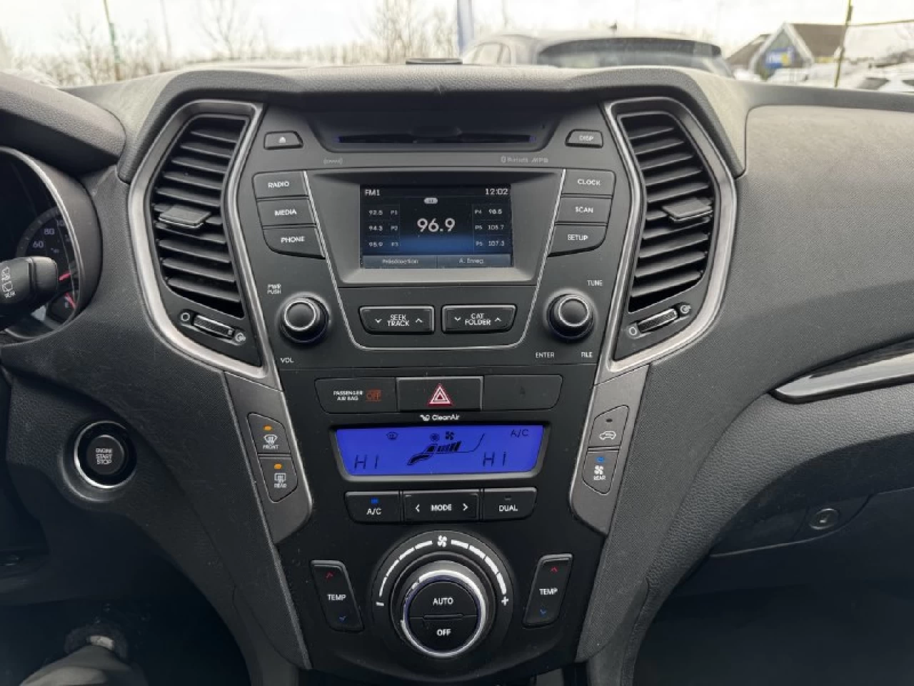 2016 Hyundai Santa Fe XL Luxury**6 PASSAGERS**Toit Ouvrant**CamÉra de Recul**SIEGES EN CUIR**Volant Chauffant**SIEGES CHAUFFANTS** Image principale