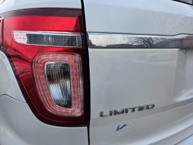 Ford Explorer **LIMITEE**JAMAIS ACCIDENTEE**NAVI**7 PASSAGERS**CUIR**TOIT PANO**CAMERA DE RECUL**MAGS**TOUTE EQUIPEE** 2014