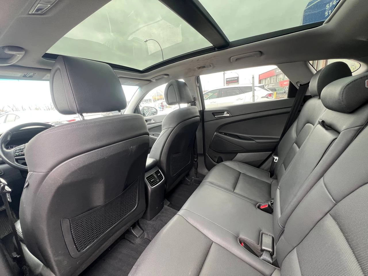 2018 Hyundai Tucson SE**SAAQ CERTIFIEE**CAR PLAY**Toit Ouvrant Panoramique**ANGLE MORT**CamÉra de Recul**SIEGES EN CUIR**SIÈGES CHAUFFANTS AVANT et ARRIERE**VOLANT CHAUFFANT**MAGS** Image principale