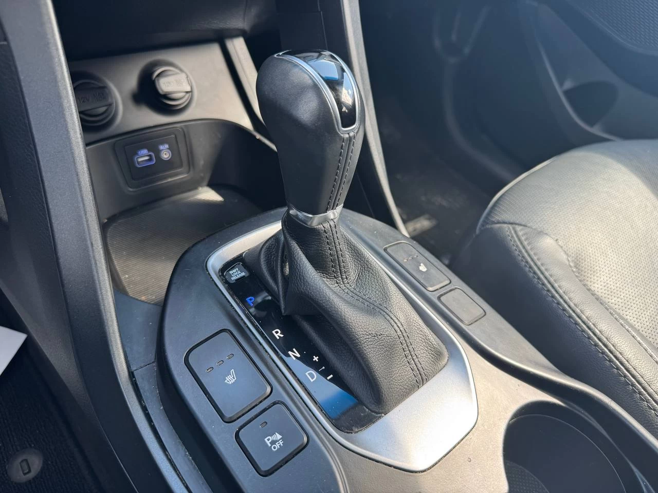 2017 Hyundai Santa Fe Sport SE**AWD**SAAQ CERTIFIEE**TOIT OUVRANT PANORAMIQUE**SIEGE EN CUIR**CAMERA DE RECUL**SIEGES CHAUFFNATS AVANT ET ARRIERE**Volant Chauffant**Alerte d'angle Mort**MAGS** Main Image