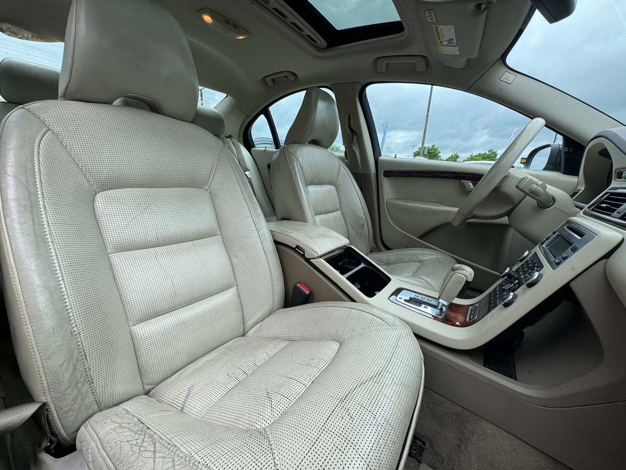 2008 Volvo S80 S80 3.2 AWD **TOIT OUVRANT**SIÈGES VENTILLÉS & CHAUFFANTS**CUIR**DÉTECTEUR D'ANGLES MORTS**PUSH TO START**KEYLESS ENTRY**RÉGULATEUR DE VITESSE ADAPTATIF**SIÈGES ÉLÉCTRIQUES** Image principale