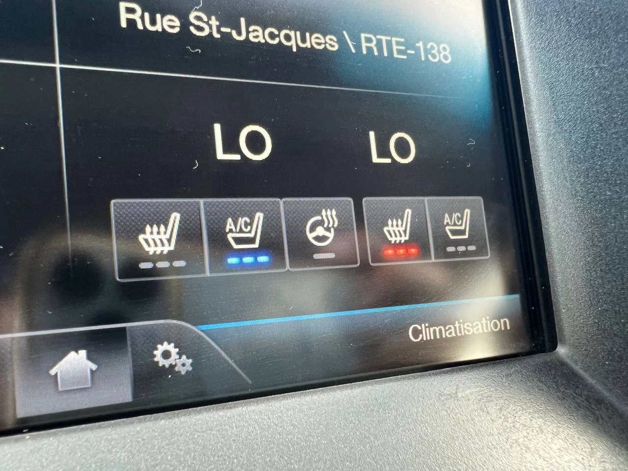 2015 Ford Edge TitaniumT**AWD**Toit Ouvrant Panaromique**ANGLE MORT**CamÉra de Recul**SIEGES EN CUIR**Navigation**SIEGES CHAUFFANTS**SIEGES CHAUFFANTS ARRIERE**SiÈges ventilÉs**VOLANT CHAUFFANTS**MAGS**dÉmarrage À distance** Image principale