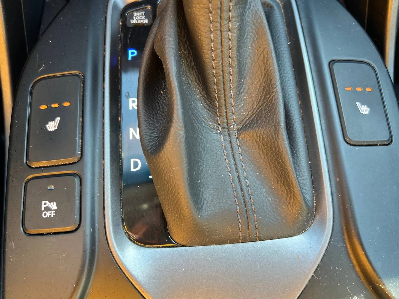 2014 Hyundai Santa Fe Sport SE**AWD**SAAQ CERTIFIEE**TOIT OUVRANT PANORAMIQUE**SIEGE EN CUIR**CAMERA DE RECUL**SIEGES CHAUFFNATS AVANT ET ARRIERE**VOLANT CHAUFFNATS**MAGS** Image principale