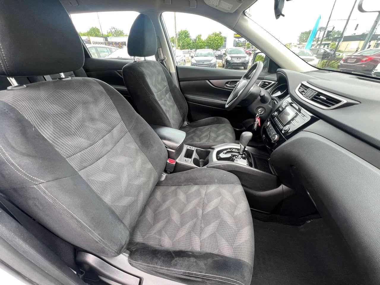 2015 Nissan Rogue SV**Jamais accidentÉ**CAMERA DE RECULE**SIEGES CHAUFFNATS** Image principale