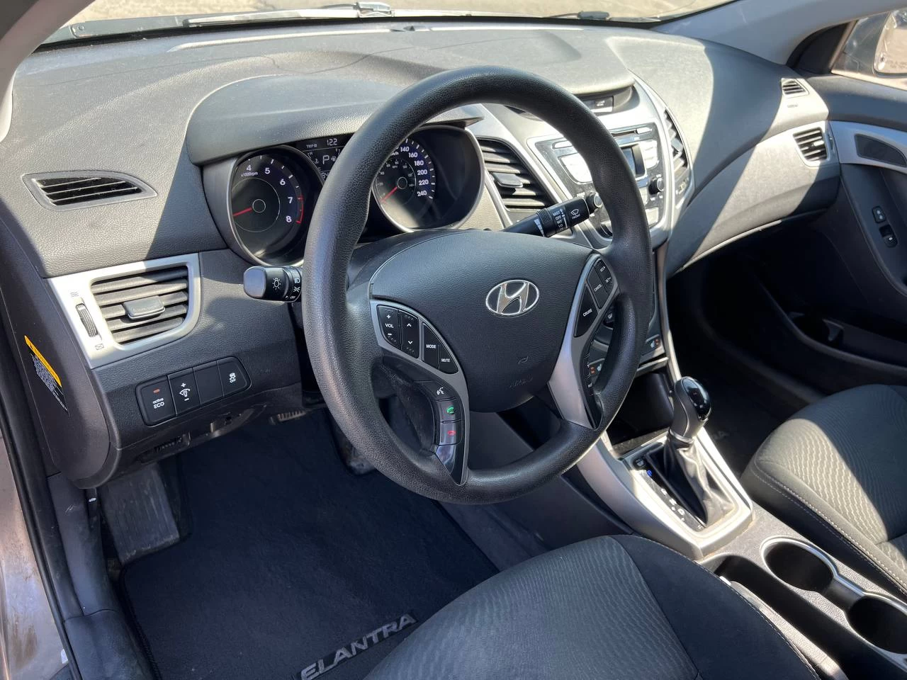 2015 Hyundai Elantra GL**SIEGES CHAUFFANTS**BLUETOOTH** Image principale
