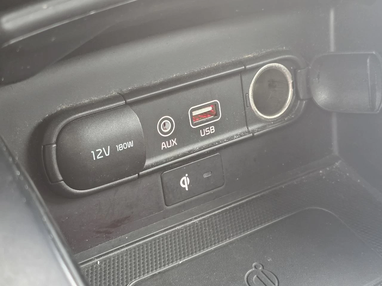 2019 Kia Sorento **LX**7 PASSAGERS**AWD**CAMERA DE RECUL**SIEGES CHAUFFANTS**MAGS**EN SPECIAL** Image principale