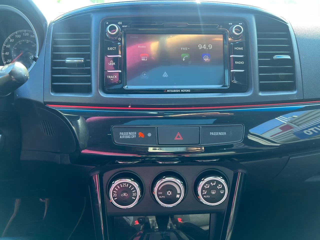 2017 Mitsubishi Lancer SE Anniversary Edition**TOIT OUVRANT**CAMERA DE RECULE**SIEGES CHAUFFANTS**MAGS** Image principale