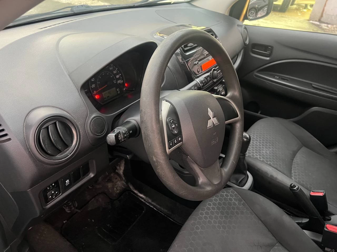 2015 Mitsubishi Mirage ES** Main Image