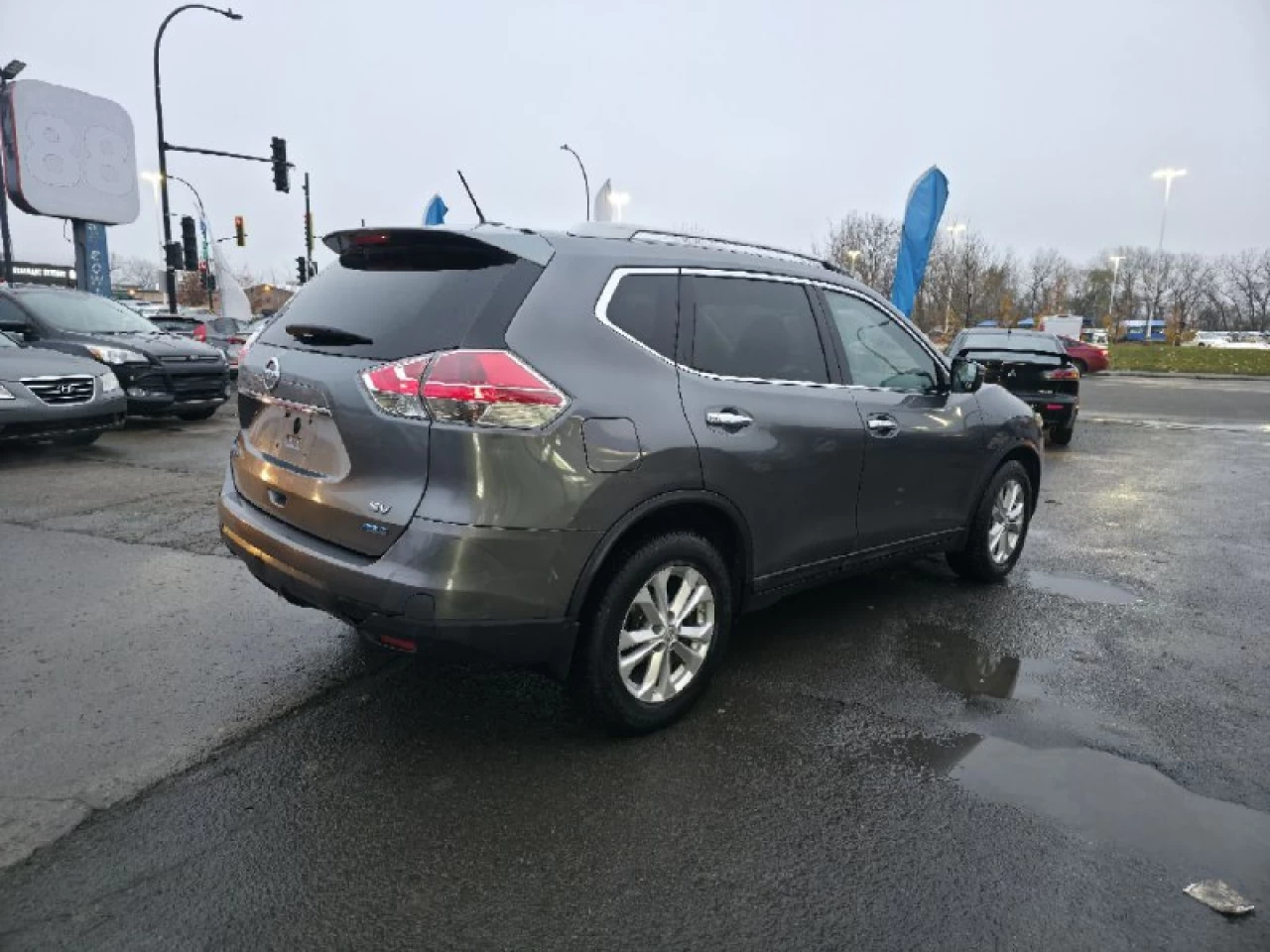 2015 Nissan Rogue **SV**TOIT PANORAMIQUE**CAMERA DE RECUL**SIEGES CHAUFFANTS**MAGS** Image principale