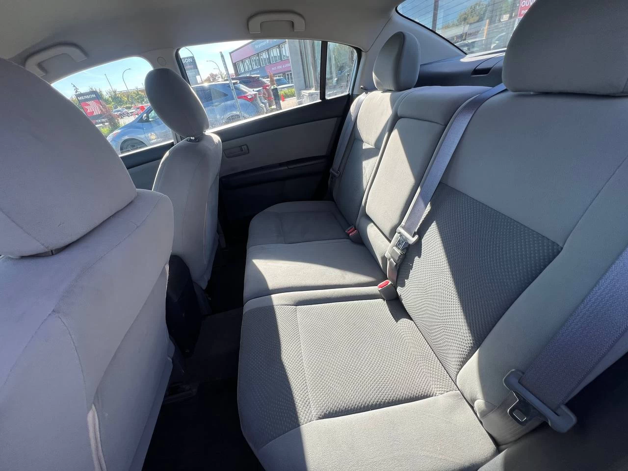 2012 Nissan Sentra 2.0**MAGS** Main Image