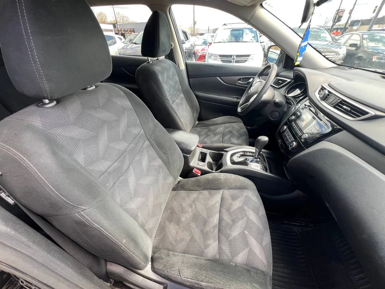2016 Nissan Rogue SV**AWD**CAMERA DE RECULE**SIEGES CHAUFFNATS**Mags** Image principale