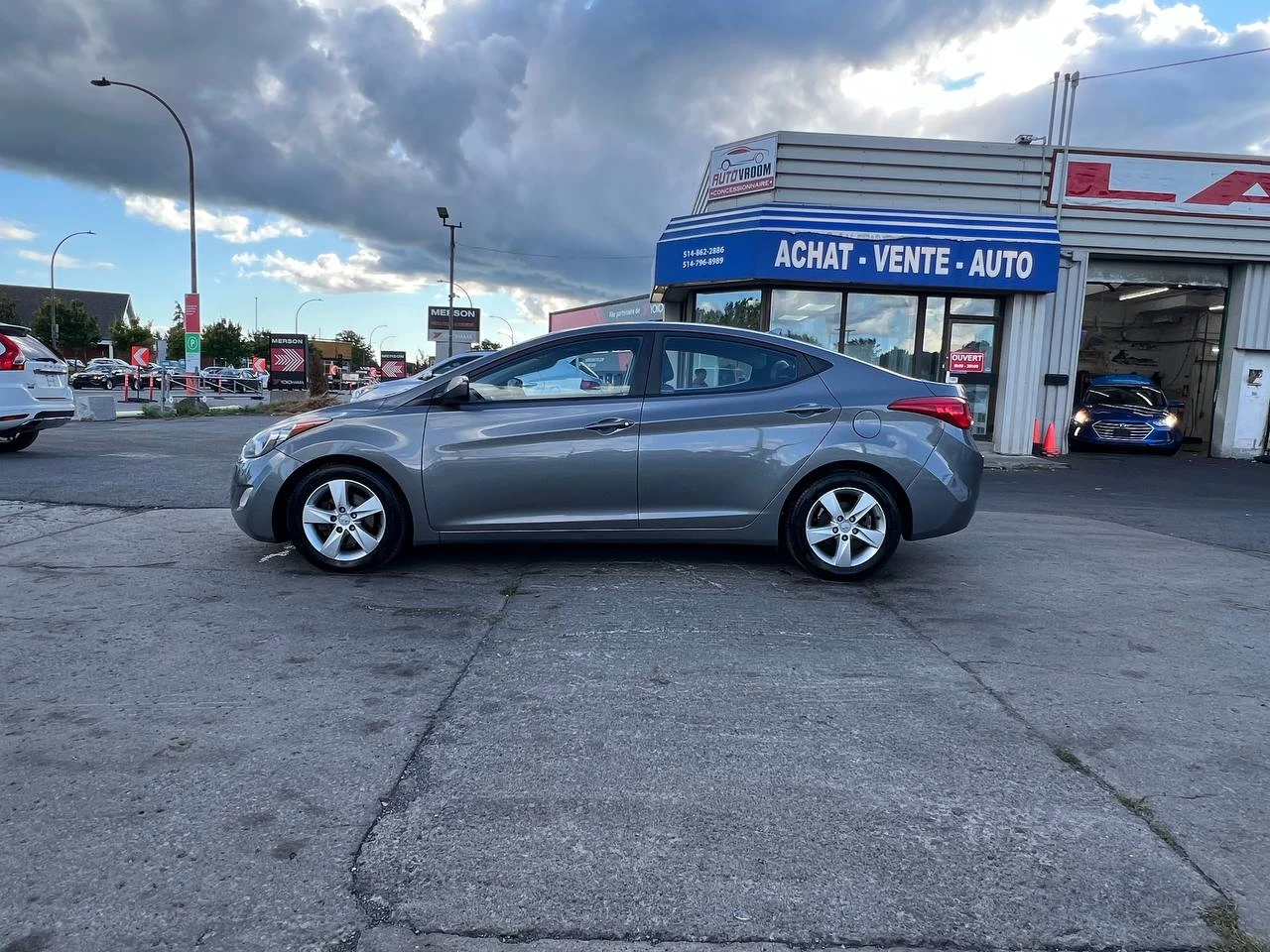 2013 Hyundai Elantra GLS**Toit Ouvrant**SIEGES CHAUFFANTS**SIEGES CHAUFFANTS ARRIERE**MAGS** Image principale