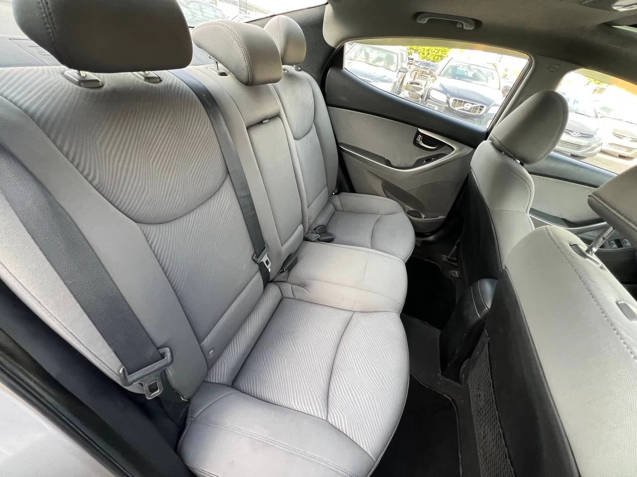 2012 Hyundai Elantra GLS**Toit Ouvrant**SIEGES CHAUFFANTS**SIEGES CHAUFFANTS ARRIERE**MAGS** Image principale