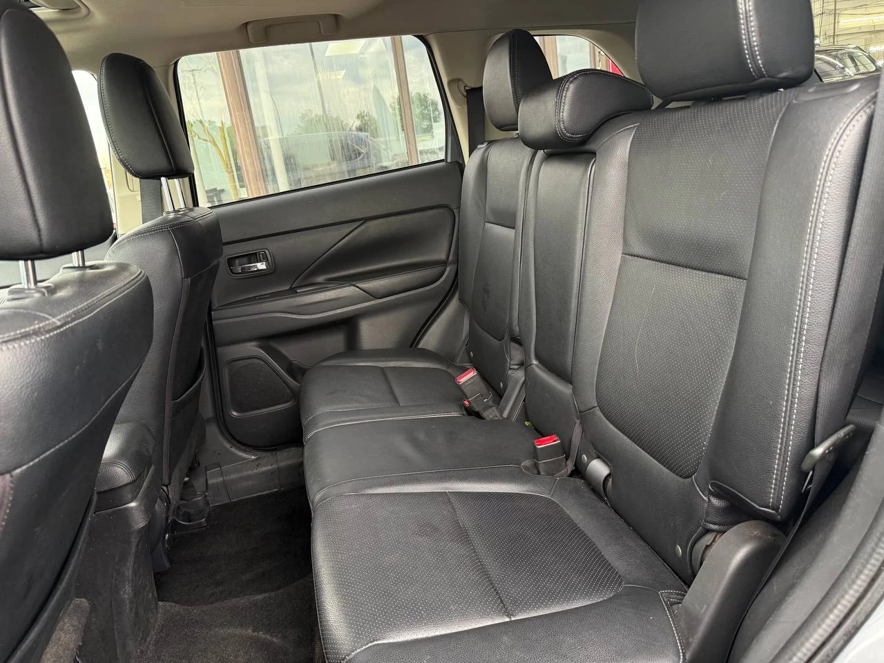2015 Mitsubishi Outlander **GT**JAMAIS ACCIDENTEE**7 PASSAGERS**CUIR**NAVI**CAMERA DE RECUL**SIEGES CHAIFFANTS**MAGS** Image principale