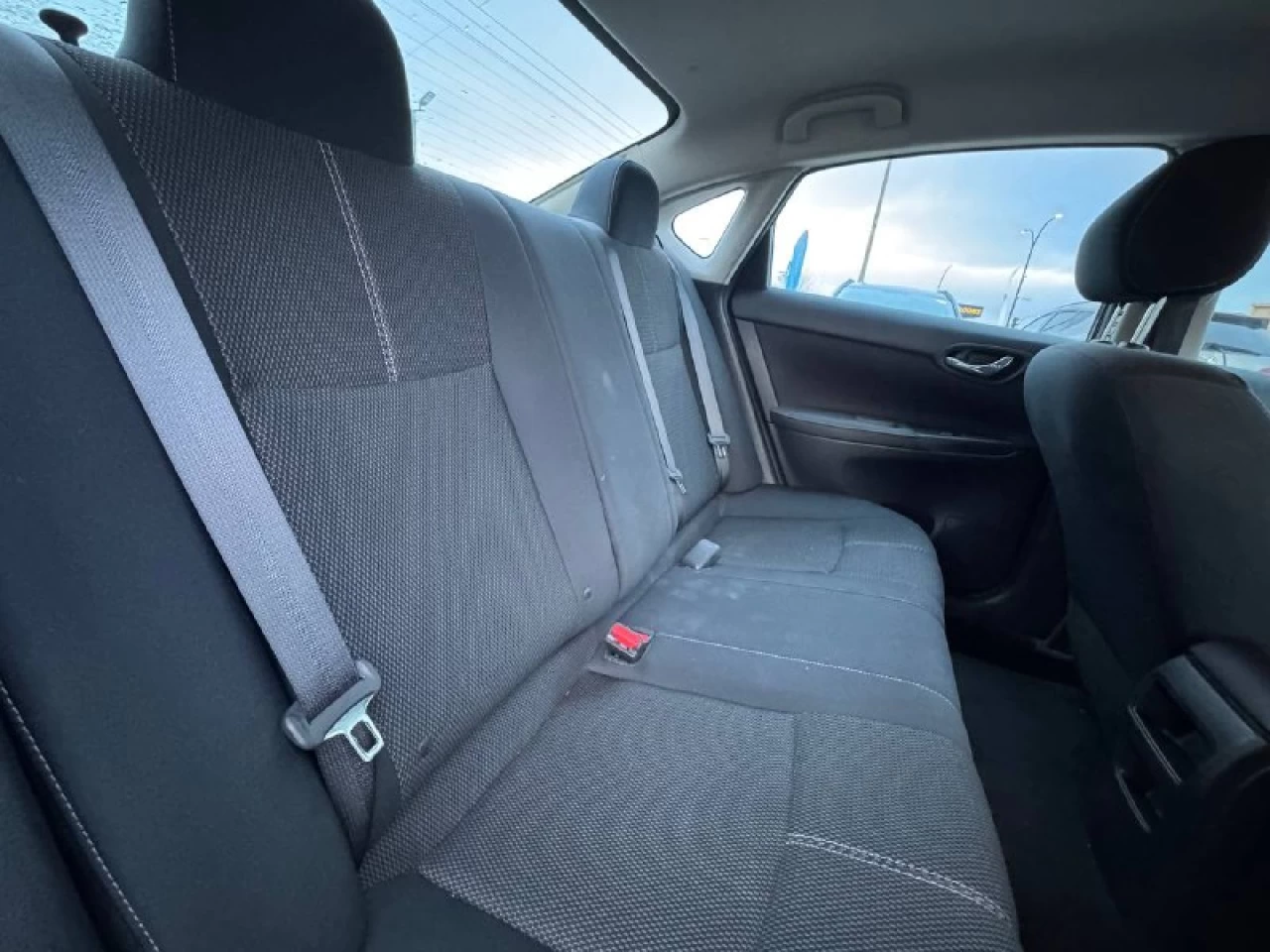 2017 Nissan Sentra S**Jamais accidente** Image principale