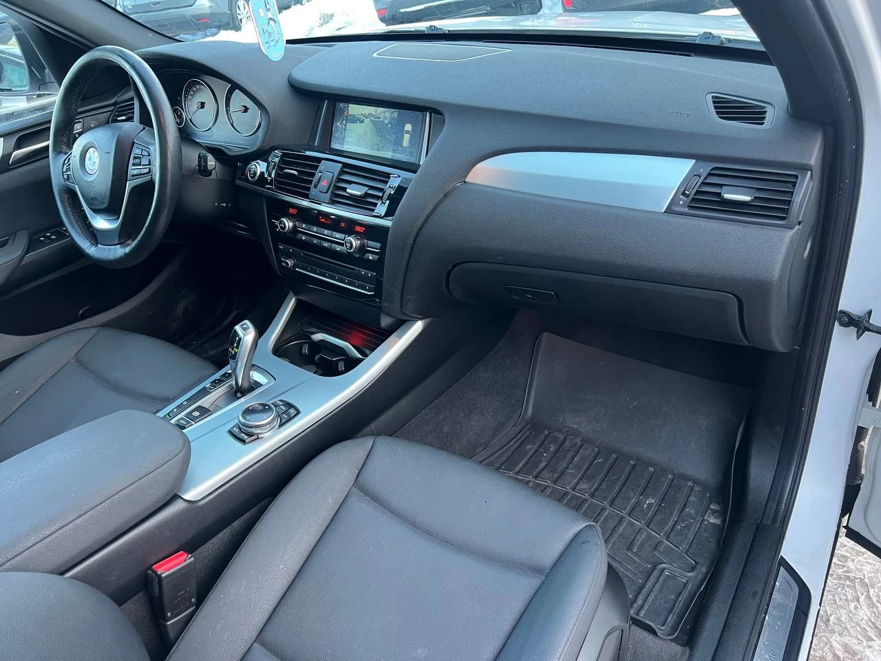 2015 BMW X3 XDrive28i**AWD**SAAQ CERTIFIEE**TOIT PANORAMIQUE**CAMERA DE RECULE**SIEGES CHAUFFNATS**MAGS**VOLANT CHAUFFNATS**CUIR** Image principale