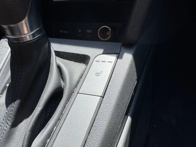 Hyundai Elantra LE FWD **SIÈGES CHAUFFANTS**BLUETOOTH**CLIMATISEUR** Financement 1ère, 2e et 3e chance !! 100% Approuvé 2017