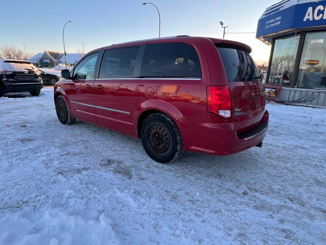 Dodge Grand Caravan Crew**7 PASSAGERS**NAVI**Caméra de Recul**SIEGES CHAUFFANTS**Volant Chauffant** 2014