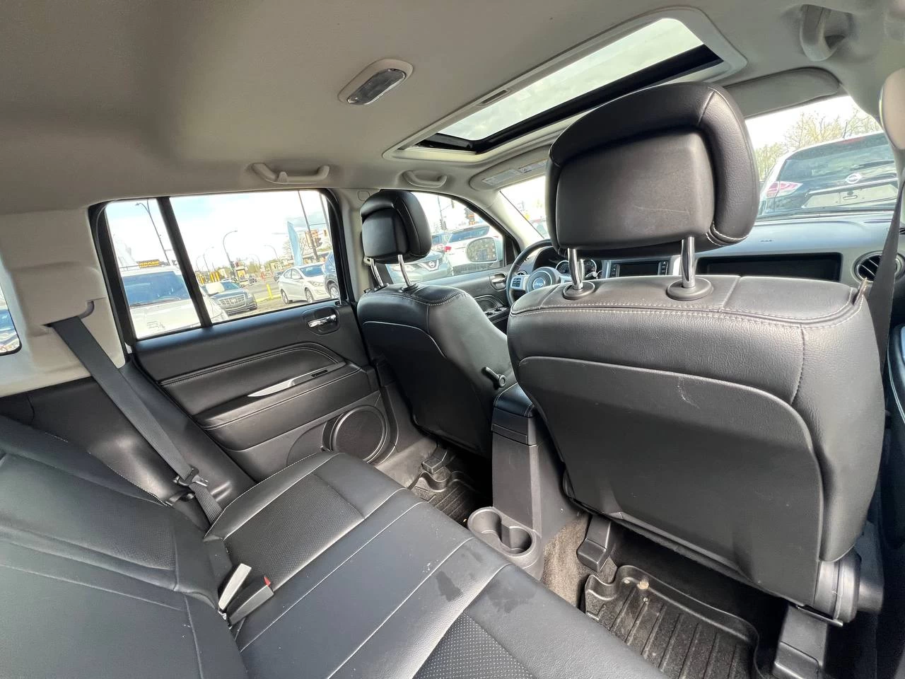 2016 Jeep Compass High Altitude**CERTIFIÉE SAAQ**4X4**Toit Ouvrant**CAMERA DE RECUL**Sieges en Cuir**SIEGES CHAUFFANTS**MAGS**Tres Bien Entretenu** Main Image
