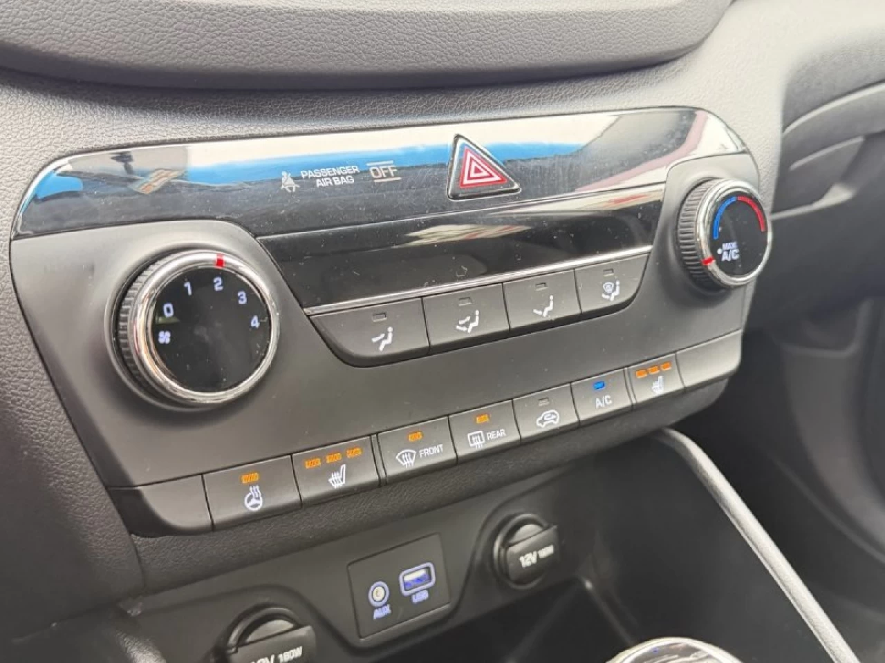 2017 Hyundai Tucson Premium**SAAQ Certifie**CAMERA DE RECUL**ANGLE MORT**SIEGES CHAUFFANTS**Volant Chauffant**MAGS Image principale