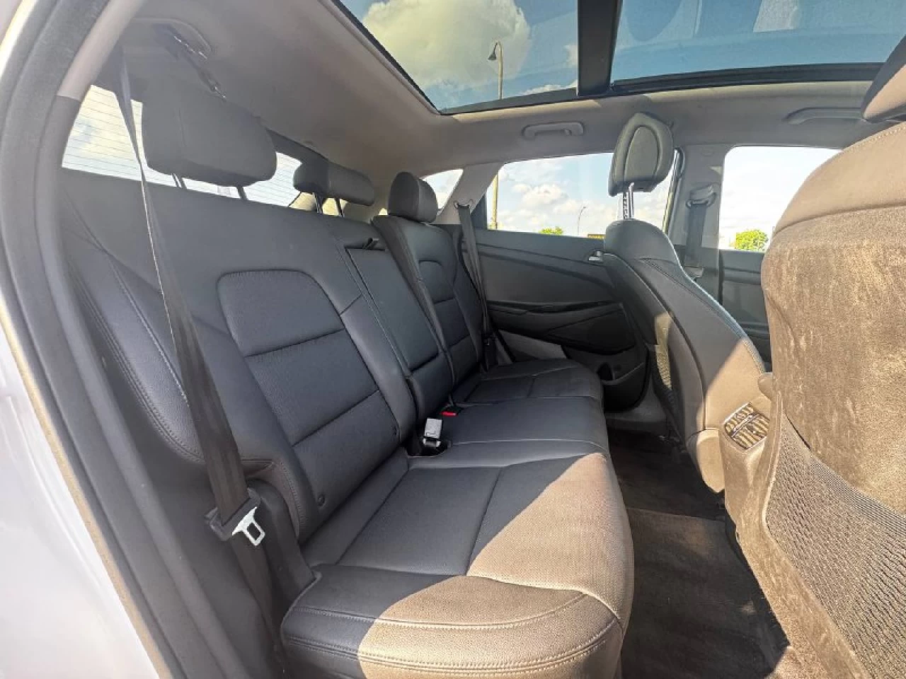 2017 Hyundai Tucson SE**AWD**Jamais accidente**Un PropriÉtaire**CUIR**TOIT PANORAMIQUE**VOLANT CHAUFFNATS**SIEGES CHAUFFANTS**MAGS**CAMERA DE RECULE** Image principale