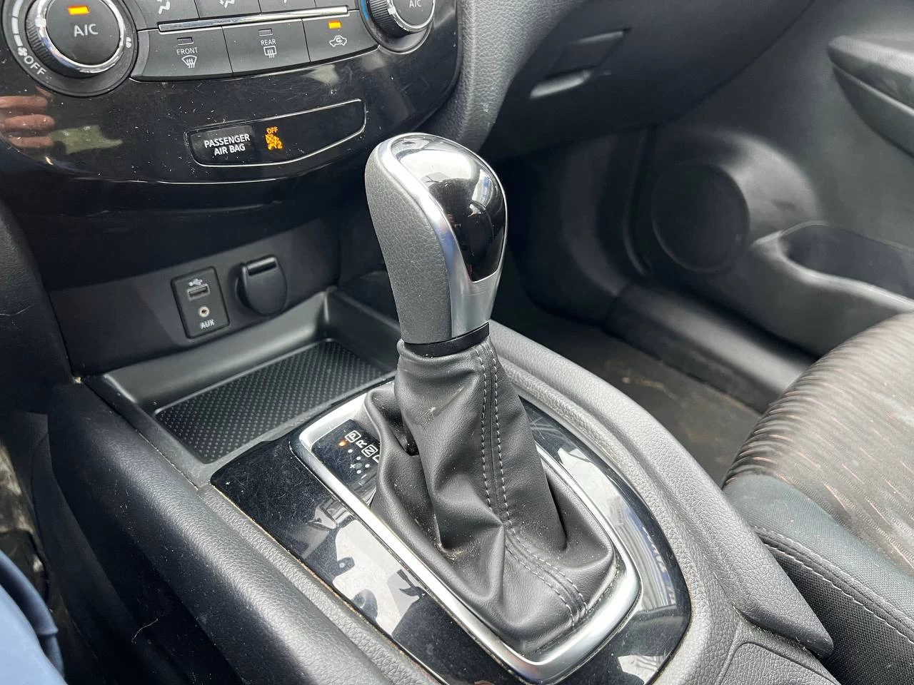 2017 Nissan Rogue SV**Jamais Accidente**CAMERA DE RECULE**SIEGES CHAUFFNATS** Image principale