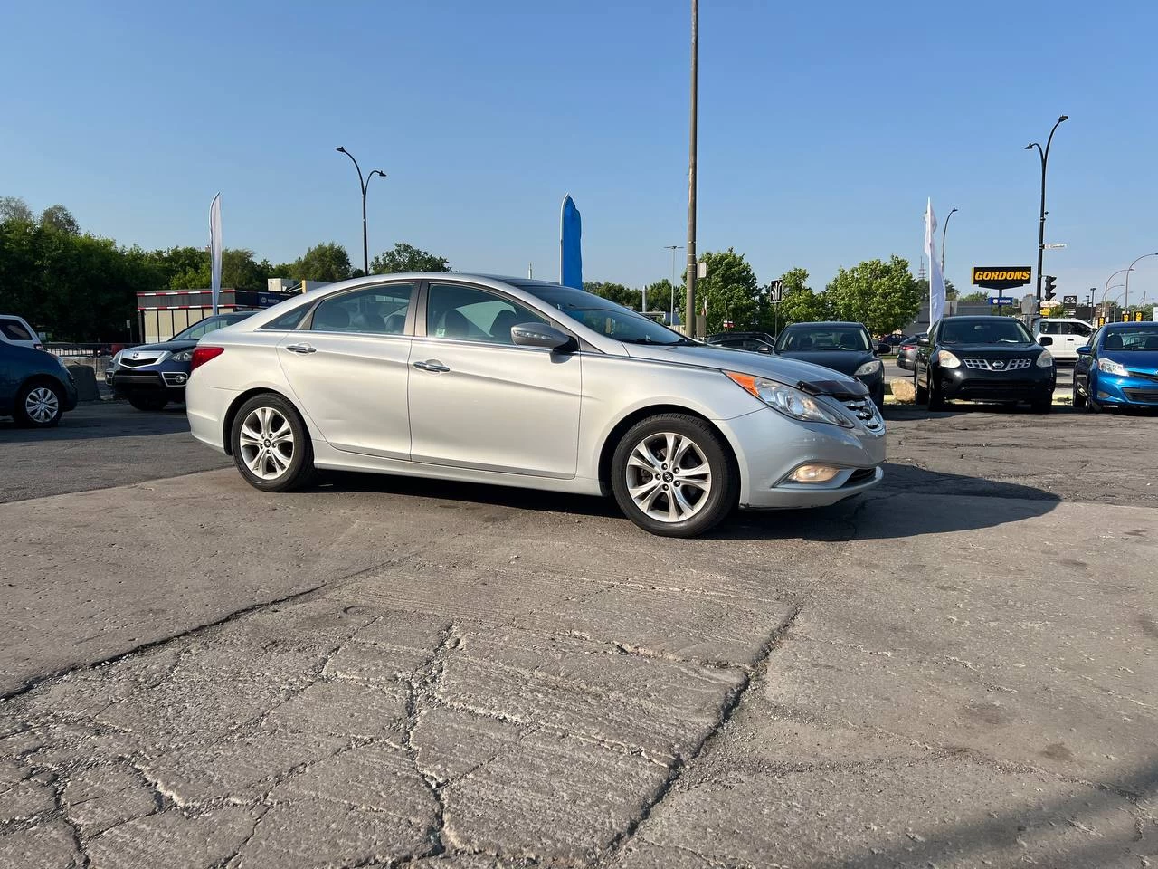2012 Hyundai Sonata Limited**Jamais Accidente****TOIT OUVRANT PANORAMIQUE**SIEGE EN CUIR**SIEGES CHAUFFANTS**SIEGES CHAUFFANTS ARRIER**MAGS** Main Image