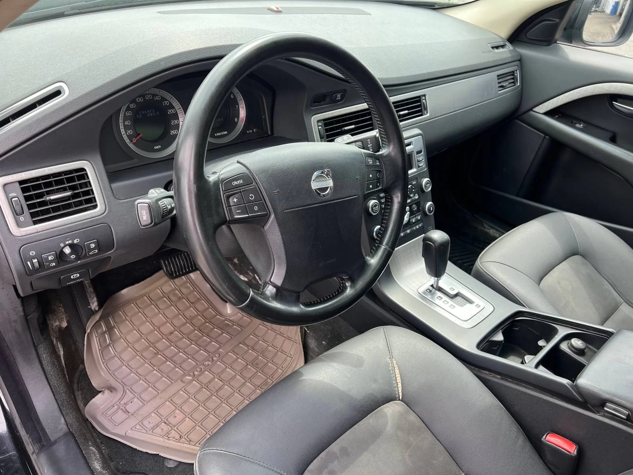 2009 Volvo XC70 3.2L**AWD**TOIT OUVRANT**SIEGES CHAUFFNATS**CUIR**PUSH TO STRAT** Image principale