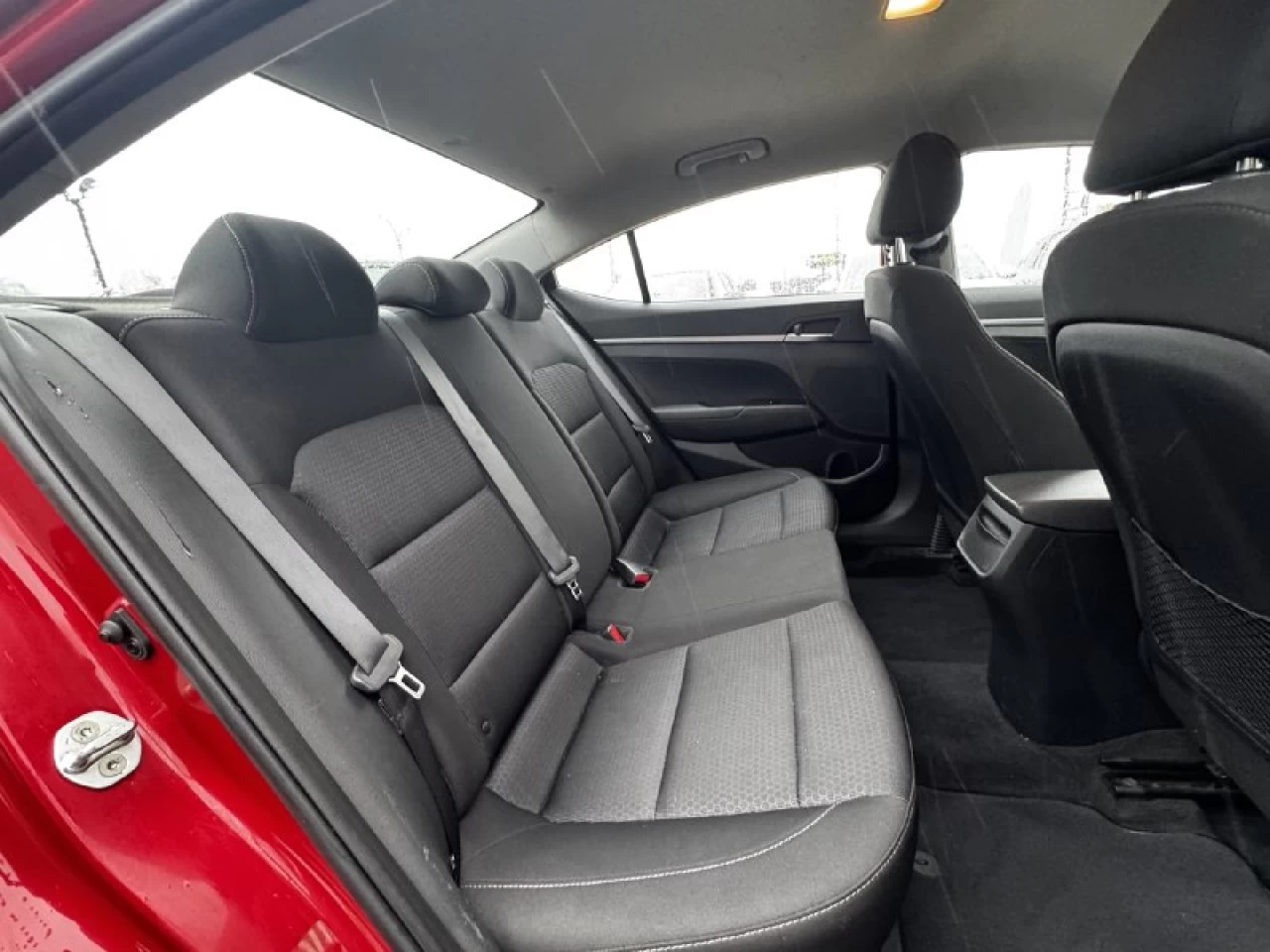 2017 Hyundai Elantra LE**SAAQ CERTIFIER**SIEGES CHAUFFNATS**MODE ECO** Image principale