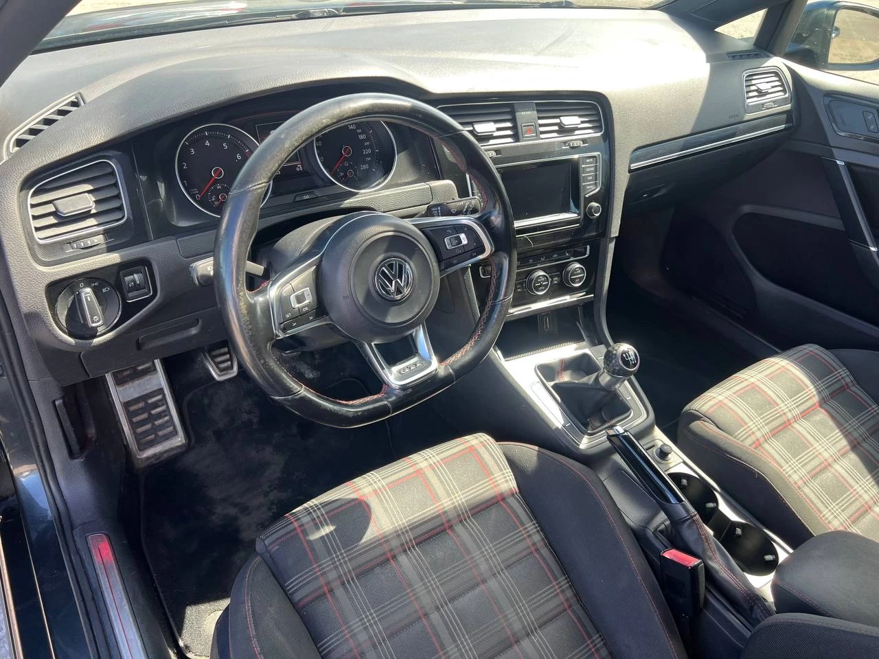 2015 Volkswagen Golf GTI**COUP**SIEGES CHAUFFANTS**MAGS** Main Image