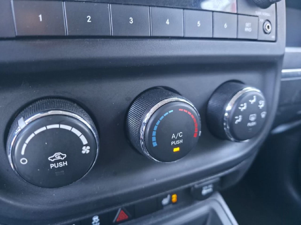 2014 Jeep Patriot **NORTH EDITION**JAMAIS ACCIDENTEE**4X4**SIEGES CHAUFFANTS**MAGS**EN SPECIAL** Image principale