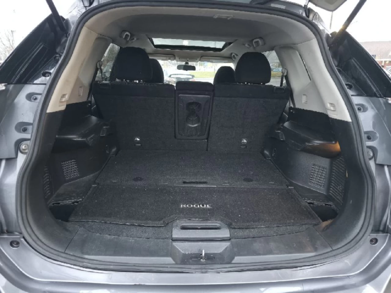 2015 Nissan Rogue **SV**TOIT PANORAMIQUE**CAMERA DE RECUL**SIEGES CHAUFFANTS**MAGS** Image principale