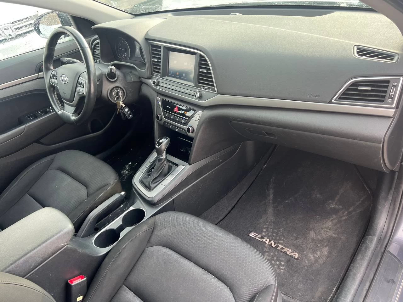 2017 Hyundai Elantra GL**CAR PLAY**CAMERA DE RECULE**SIEGES CHAUFFANTS**VOLANT CHAUFFANTS**ANGLE MORT**MAGS** Image principale