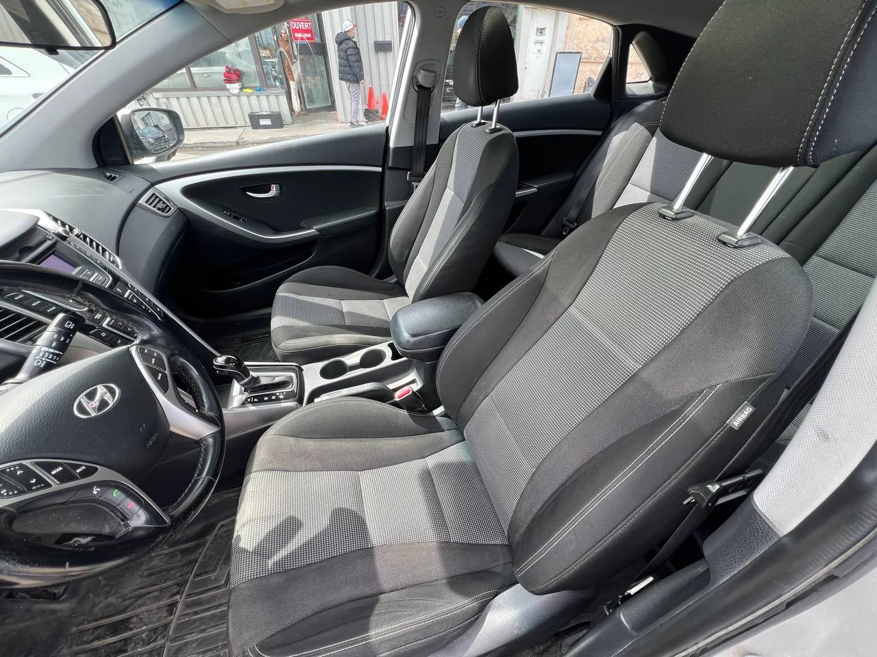 2013 Hyundai Elantra GT GLS**TOIT OUVRANT PANARAMIQUE**SIEGES CHAUFFANTS**MAGS** Image principale