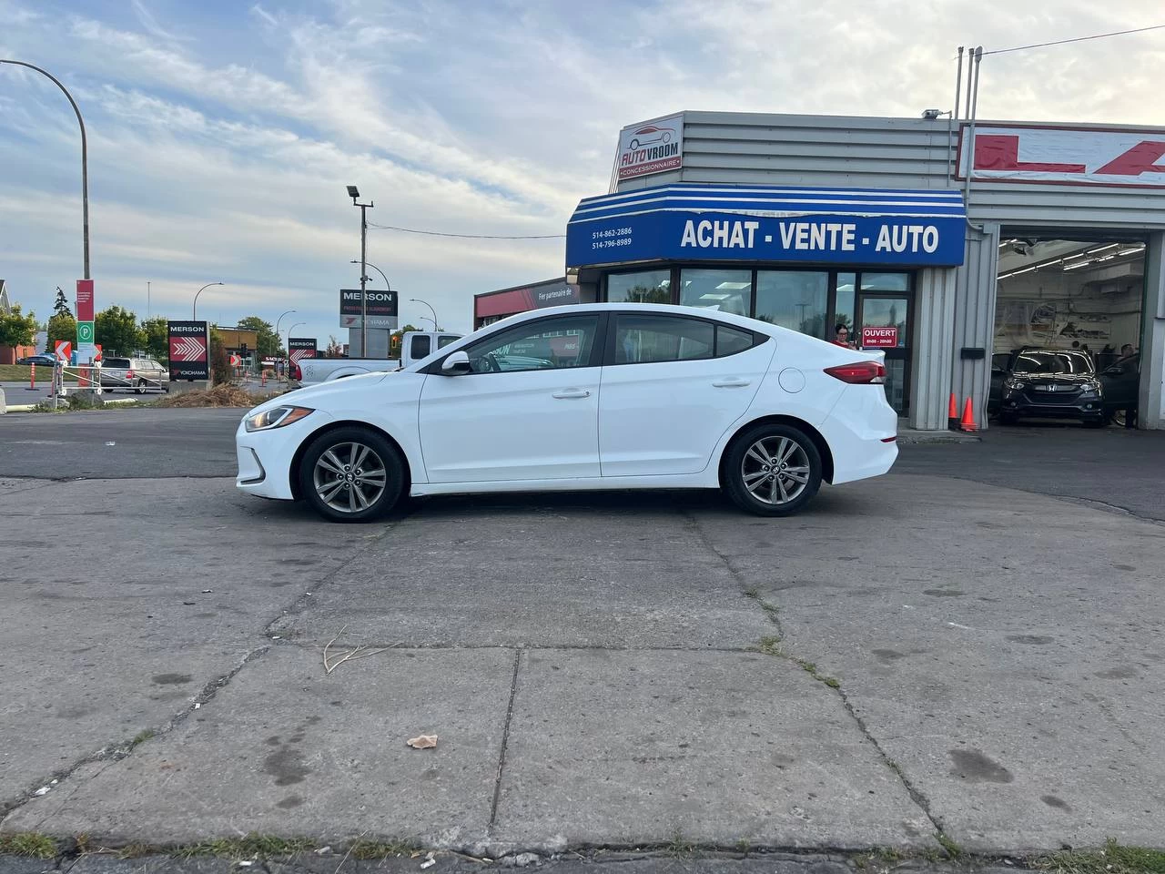 2017 Hyundai Elantra GL**SAAQ CERTIFIEE**CAR PLAY**SIEGES CHAUFFANTS**VOLANT CHAUFFANTS**CAMERA DE RECULE**MAGS**ANGLE MORT** Image principale