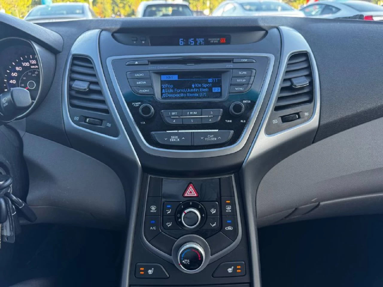 2014 Hyundai Elantra GL**SAAQ CERTIFIEE**SIEGES CHAUFFNATS**BLUETOOTH**BAS KILOMETRAGE** Image principale