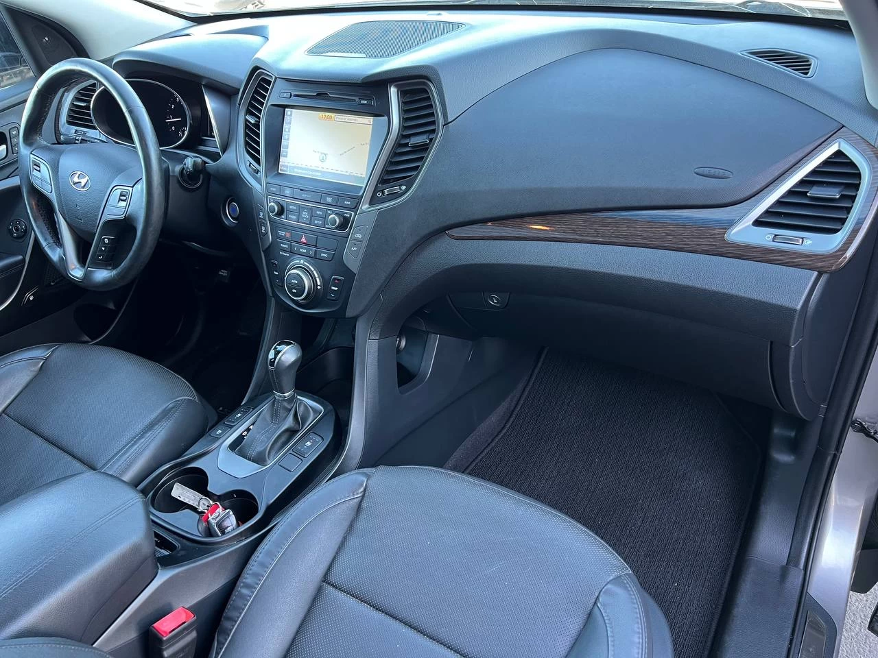2017 Hyundai Santa Fe Sport Limited**AWD**Jamais Accidente**SAAQ CERTIFIEE**TOIT OUVRANT PANORAMIQUE**SIEGE EN CUIR**CAMERA DE RECUL**SIEGES CHAUFFNATS AVANT ET ARRIERE**Siege Ventile**Volant Chauffant**Navigation**Alerte d'angle Mort**MAGS** Image principale