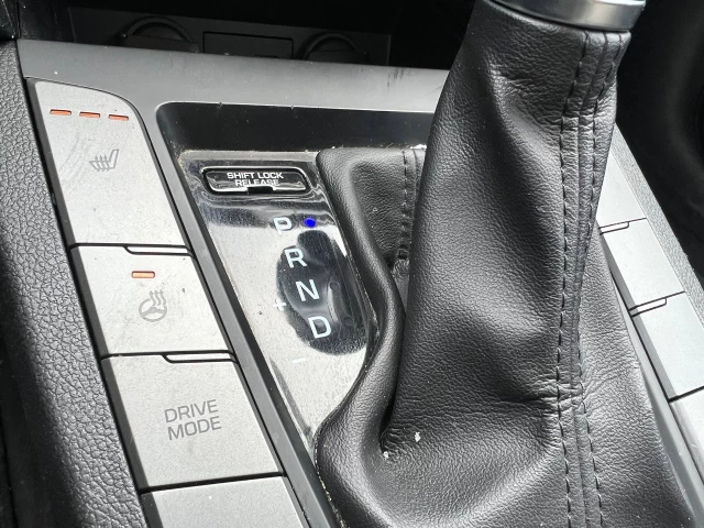 Hyundai Elantra GL**CAR PLAY**CAMERA DE RECULE**SIEGES CHAUFFANTS**VOLANT CHAUFFANTS**ANGLE MORT**MAGS** 2017