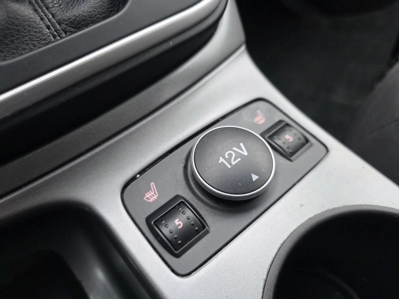 2013 Ford Escape **JAMAIS ACCIDENTEE**TRES BAS KILO**58 000KM**CERTIFIEE**SIEGES CHAUFFANTS**MAGS**EN SPECIAL** Image principale