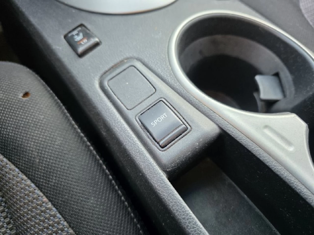 2012 Nissan Rogue **SV**CAMERA DE RECUL**SIEGES CHAUFFANTS**MAGS**EN SPECIAL** Main Image