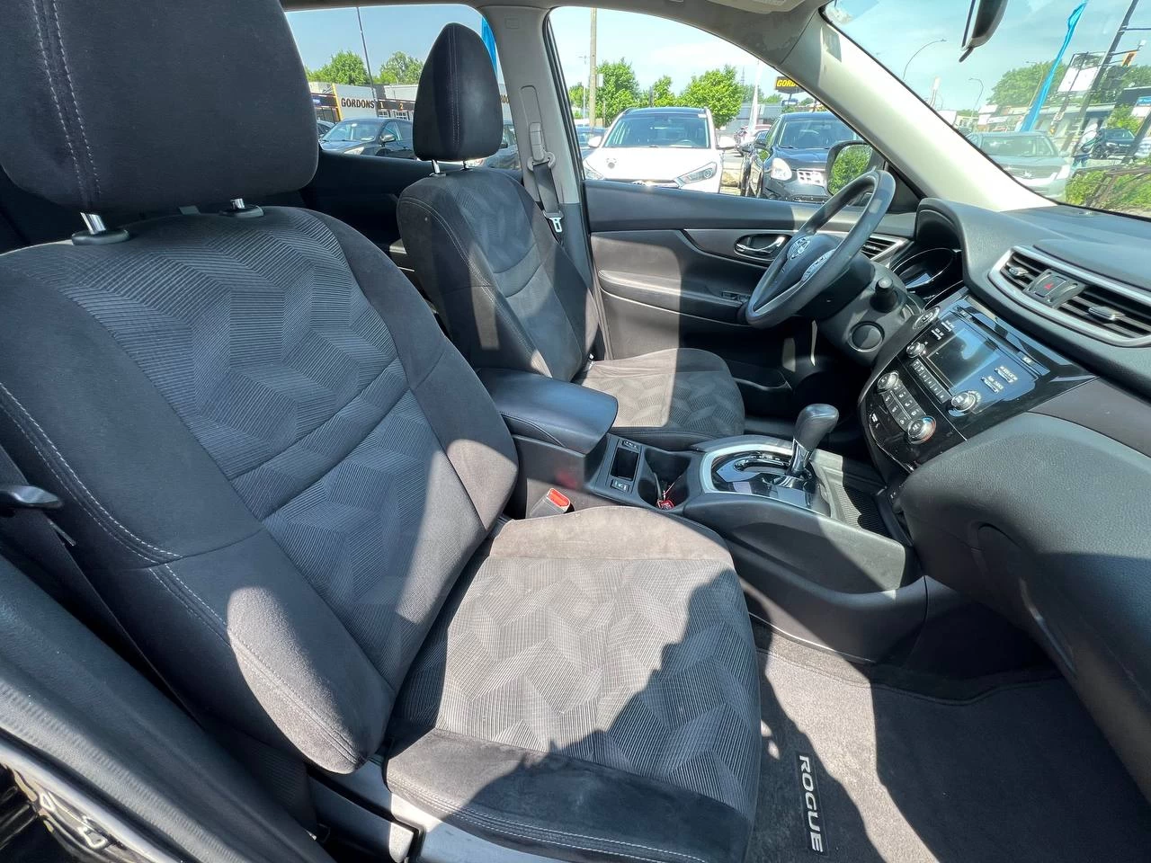 2014 Nissan Rogue SV**AWD**TOIT OUVRANT PANORAMIQUE**CAMERA DE RECULE**SIEGES CHAUFFNATS** Image principale