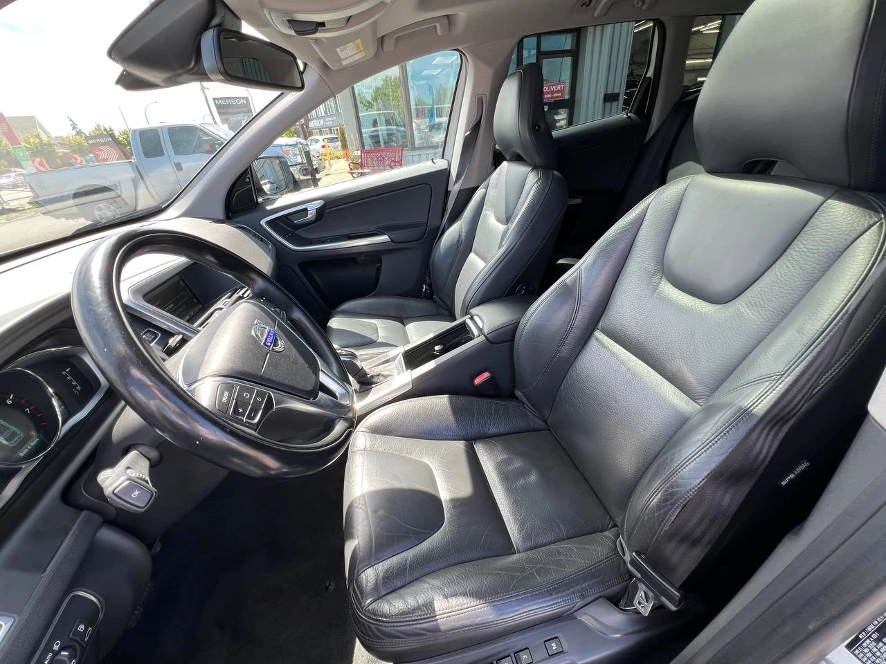 2014 Volvo XC60 3.2**AWD**Toit Ouvrant Panaromique**SIEGES EN CUIR**SIEGES CHAUFFANTS**SIEGES CHAUFFANTS ARRIERE**VOLANT CHAUFFANTS**MAGS** Main Image