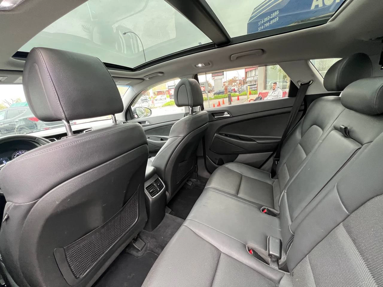 2017 Hyundai Tucson SE**Jamais Accidentee**SAAQ Certifie**TOIT OUVRANT PANORAMIQUE**SIEGE EN CUIR**CAMERA DE RECUL**SIEGES CHAUFFNATS AVANT ET ARRIERE**Volant Chauffant**Alerte d'angle Mort**MAGS** Image principale
